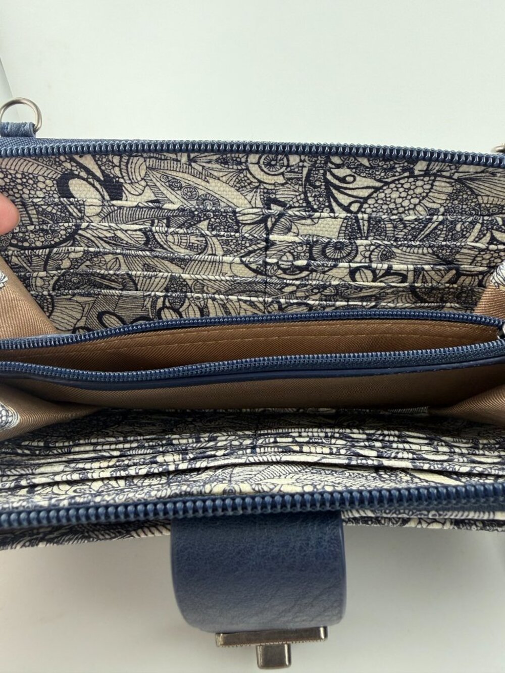 Sakroots Artist Circle Large Smartphone Crossbody Wallet - Navy Spirit Desert NW - Picture 7 of 7